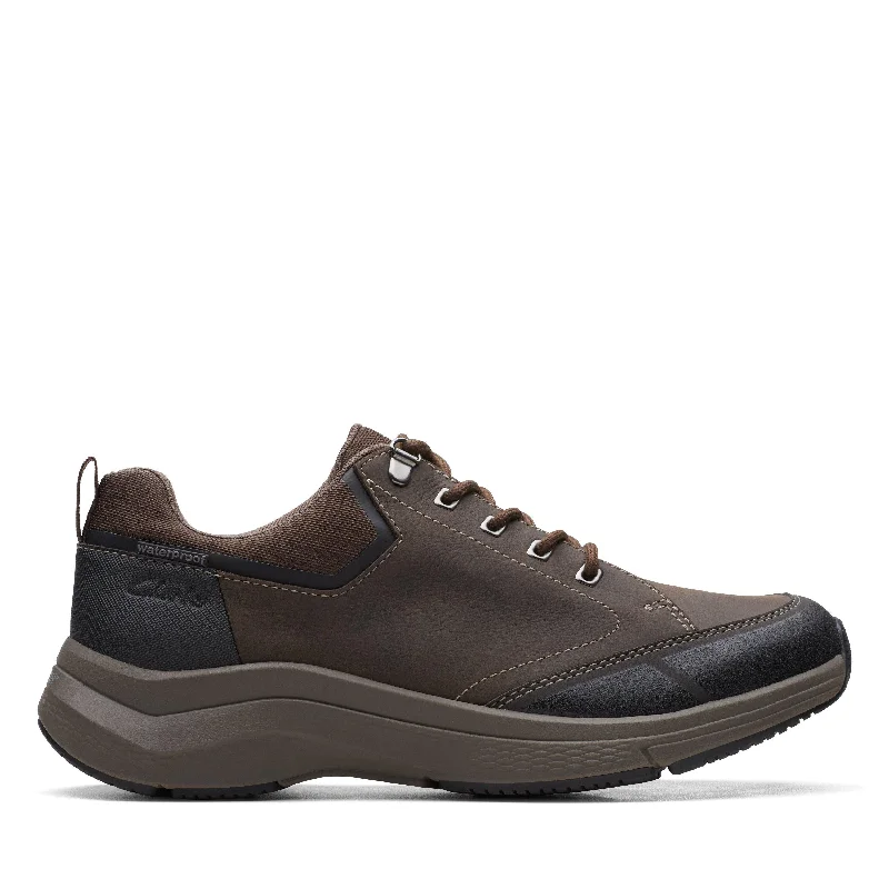 Clarks Wave 2.0 Vibe in Brown Oiled Leather Hiking Boot Durability Style  