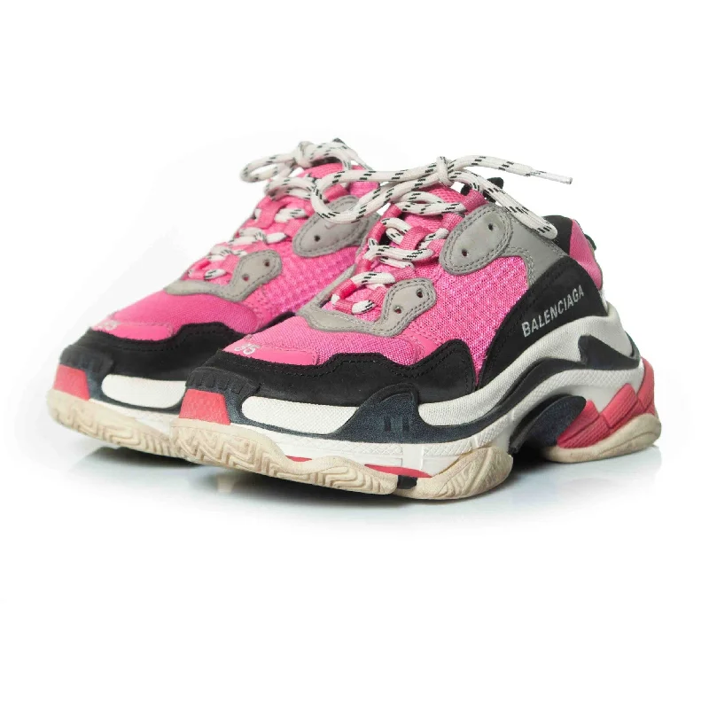 Triple S trainers in pink Casual Loafer Style          
