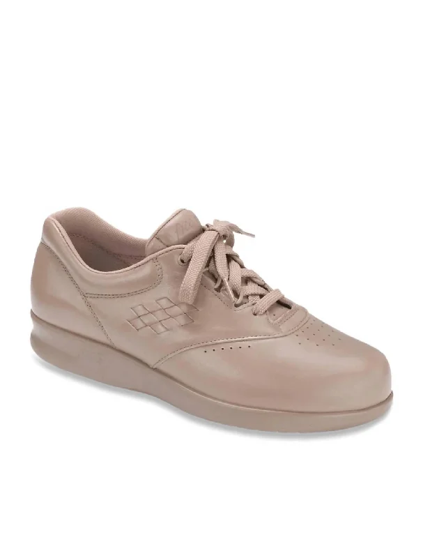 Women's Free Time Walking Shoe - Narrow In Mocha Monochromatic Shoe Look  