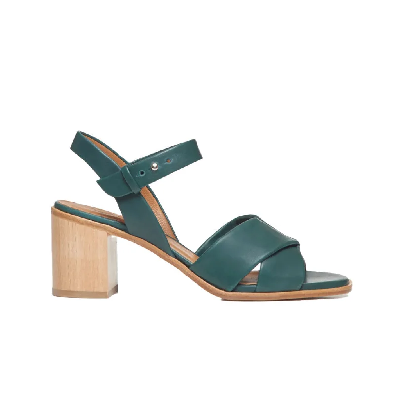 Bay Heel Dressy Chelsea Boot Style 