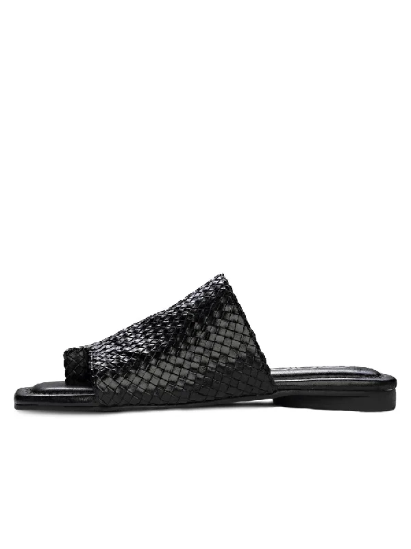 Chic Distressed Leather Shoe Style  
