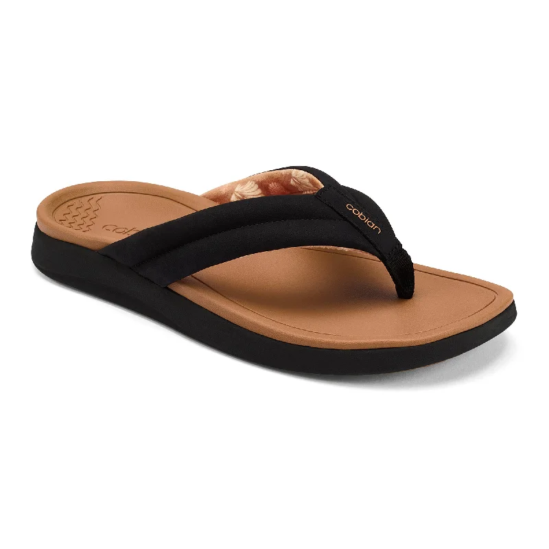 Darby™ Monochromatic Shoe Look  