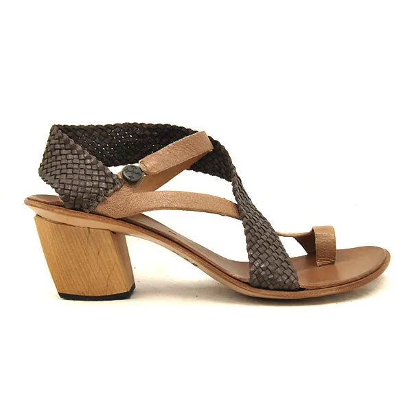 Draw-H Metallic Trim Shoe Design  