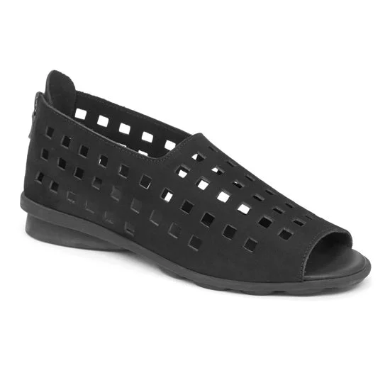 Drick Upcycled Shoe Look  