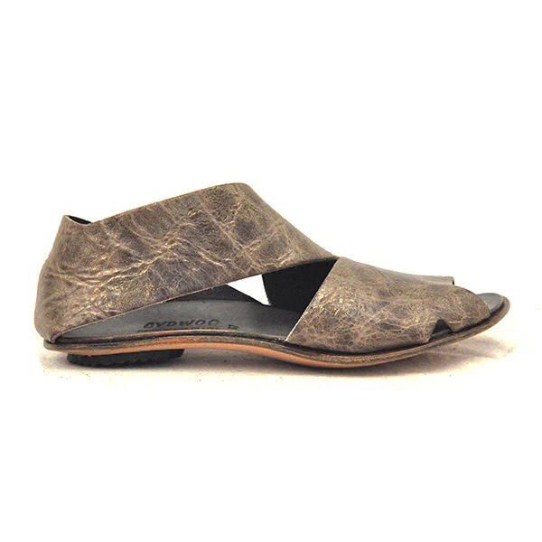 Puzzle Metallic Trim Shoe Design  